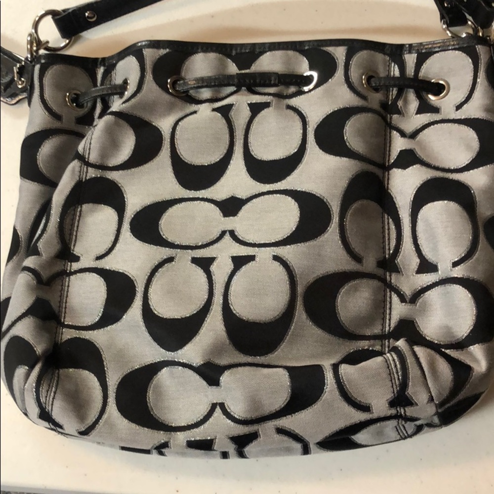 Coach Pocketbook Style: Drawstring - Picture 3 of 4